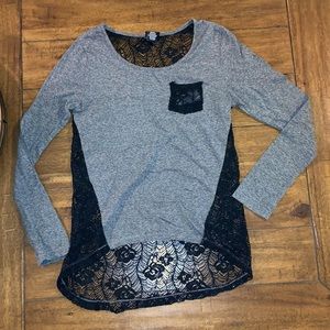 Juniors long sleeve lace high low top size M